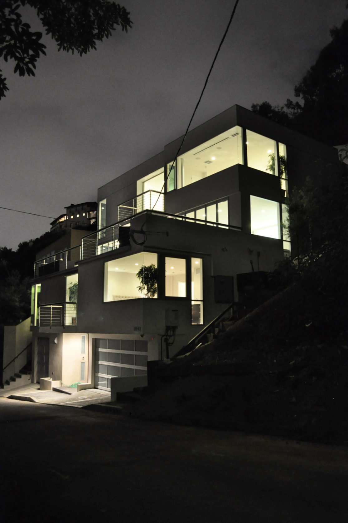 A 4-story house exterior picture on the hill.